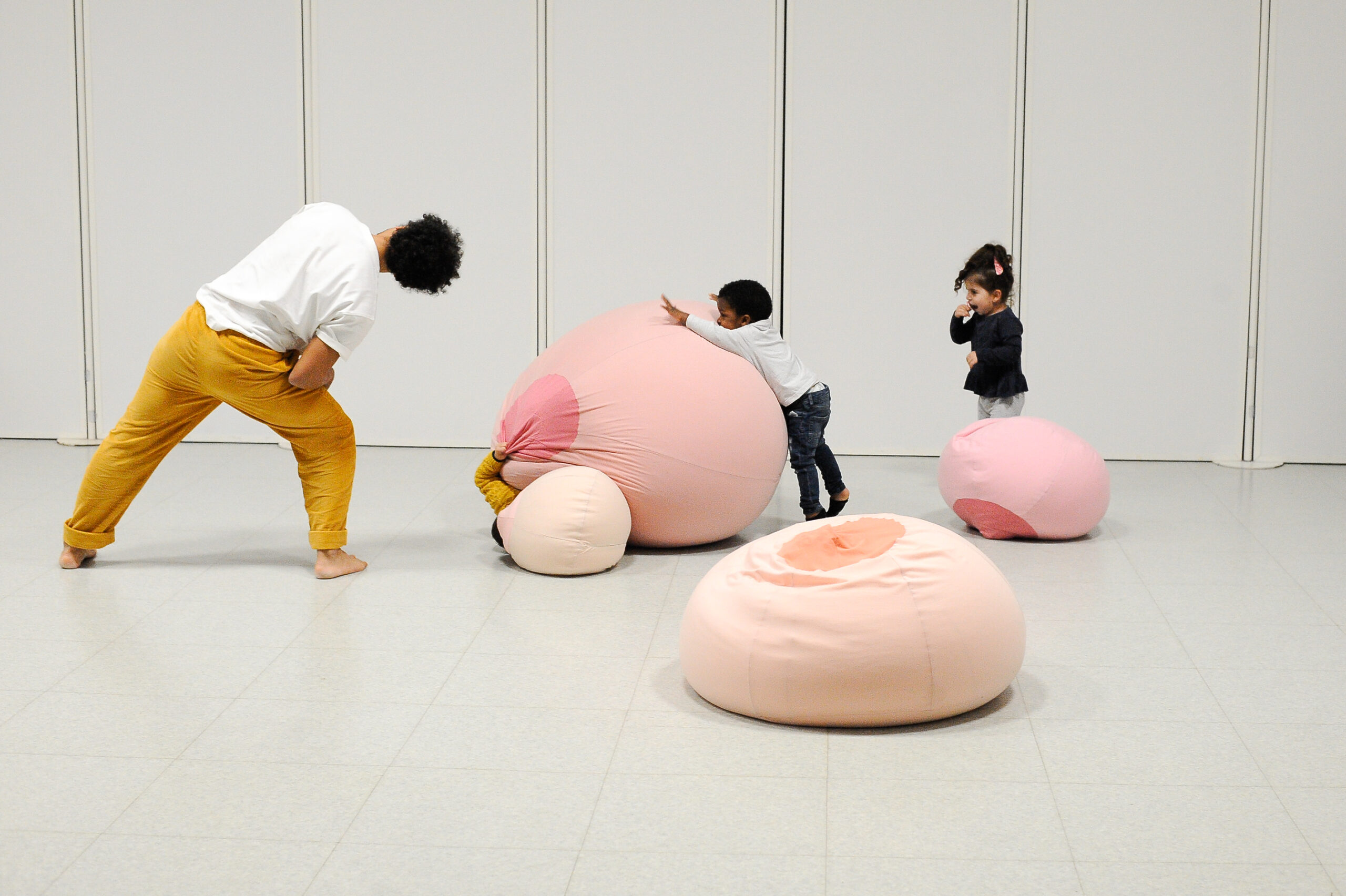 Le Petit B: Un Spectacle Dédié à La Petite Enfance Par Marion Muzac ...